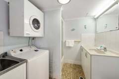 1-bed-budget-oceanview-unit14-bathroom