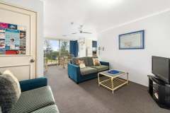 1-bed-budget-oceanview-unit14-living