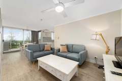 1-bed-superior-oceanview-unit18-living