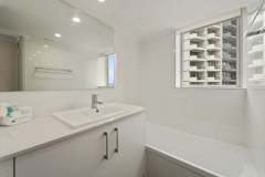 2-bed-superior-oceanview-unit24-bathroom